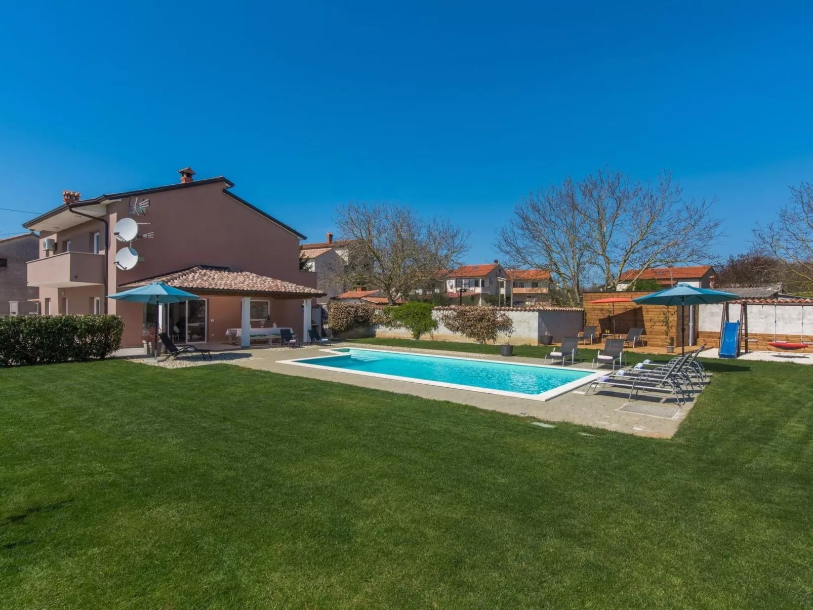Ferienvilla "Villa Perhat" mit eigenem Pool-Buiten