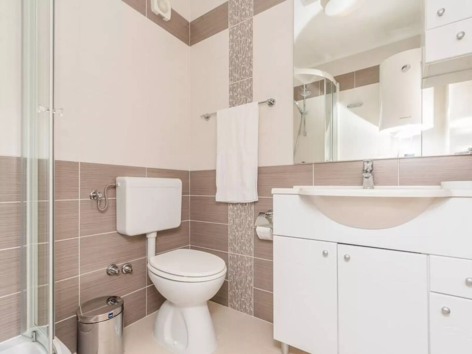 Große Wohnung in Klimno mit Möbliertem Balkon-Binnen