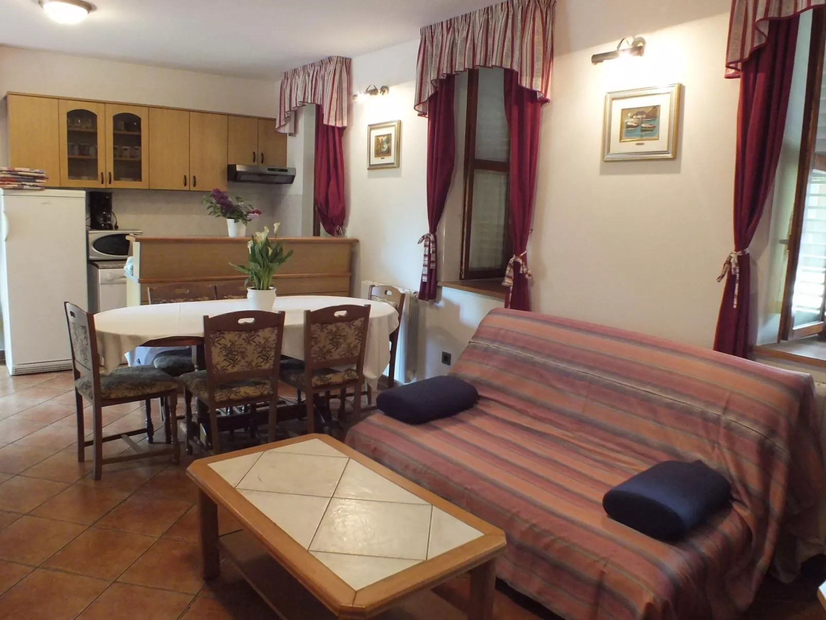 "Plavo More" mit Terrasse-Binnen