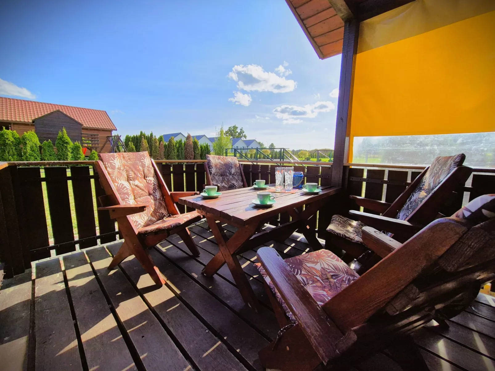 Mit Schwimmbad-Buiten