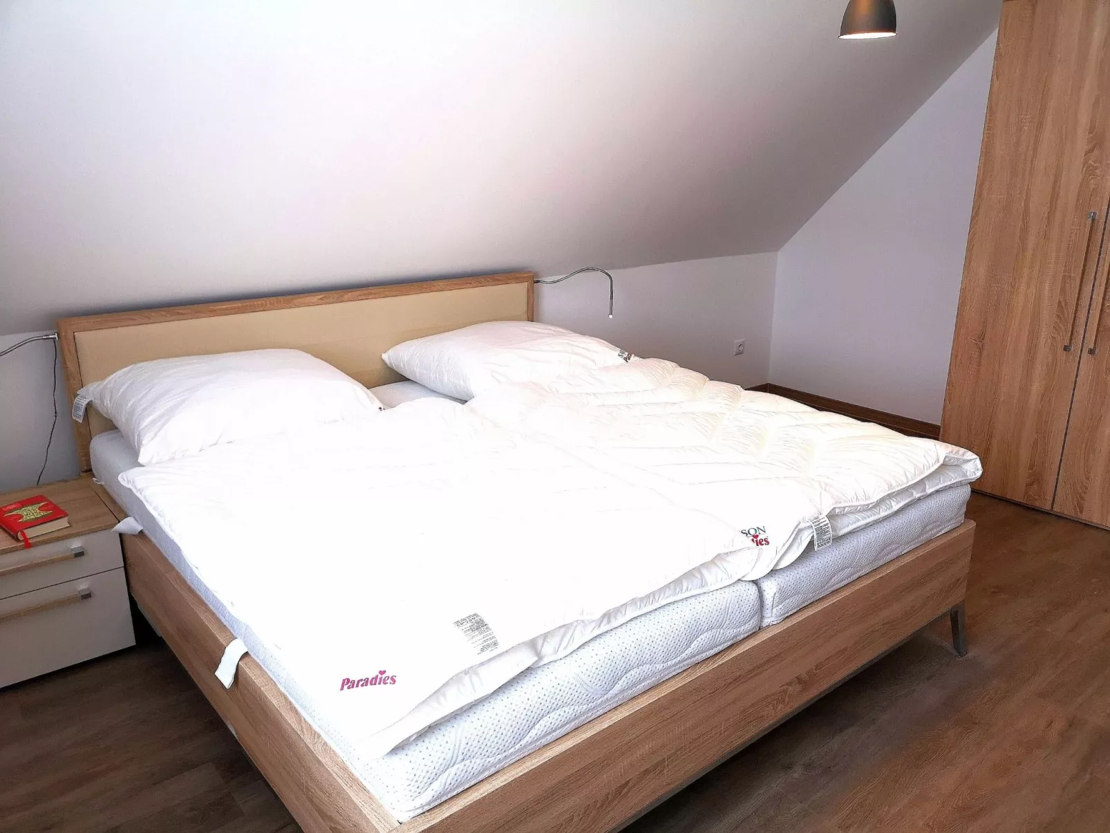 Santa Bernadette-Binnen