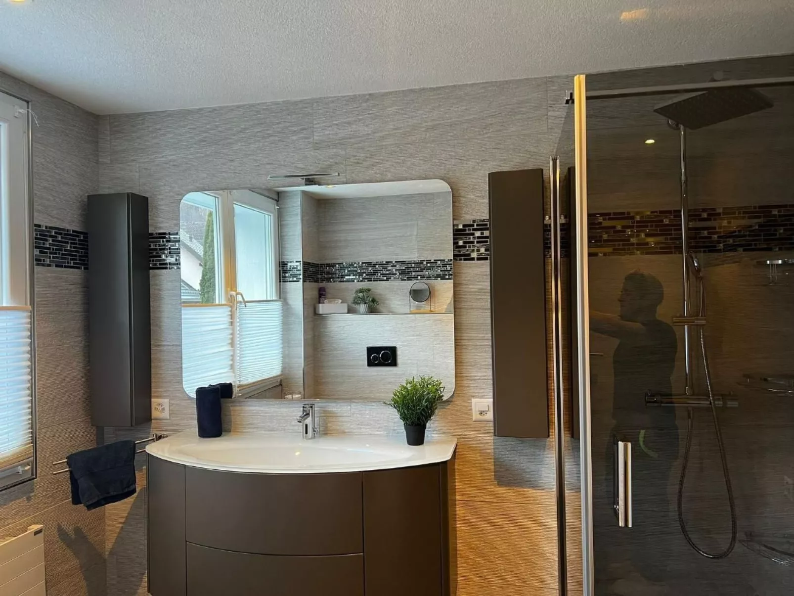 Mit eigener Terrasse-Binnen