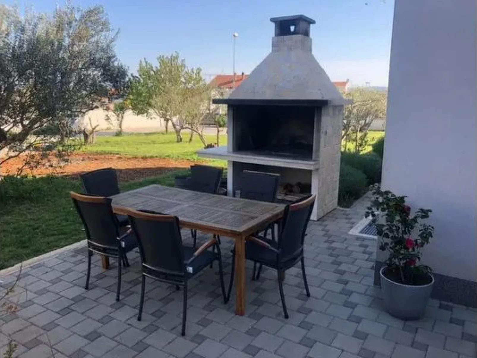 1 mit Schwimmbad und Garten-Image-tags.info