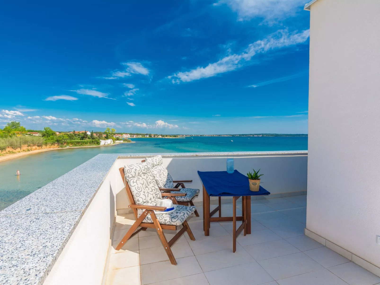 Strandvilla "Miri Olive" mit beheiztem Pool-Buiten