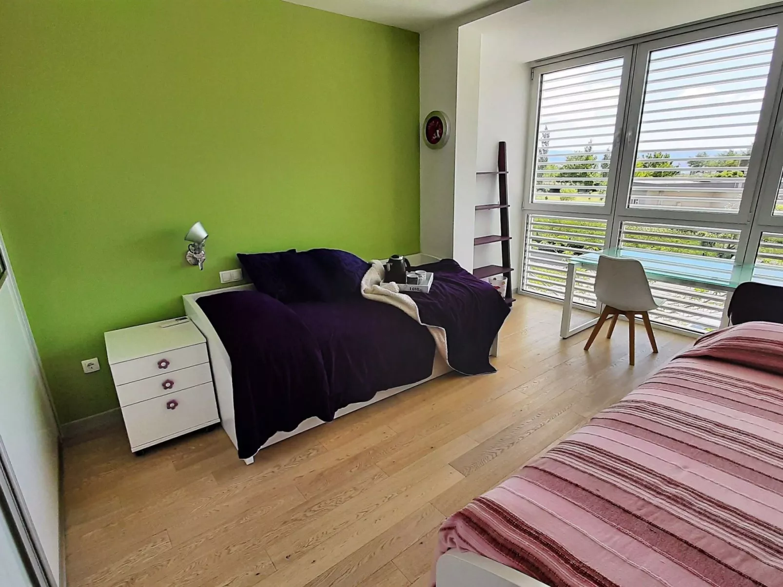 Stylisches Studio mit atemberaubendem Ausblick-Image-tags.info