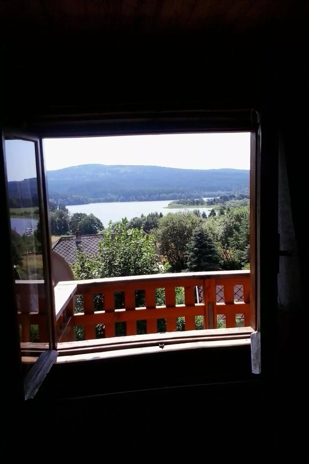 Haus in Kovárov mit Terrasse, Grill und Garten-Buiten