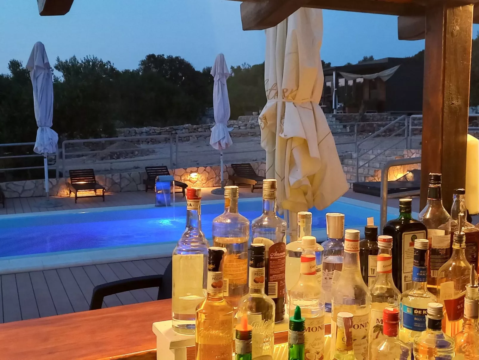 Strandhaus Sofia - Ferienanlage Bain, Žut - Kornati-Buiten