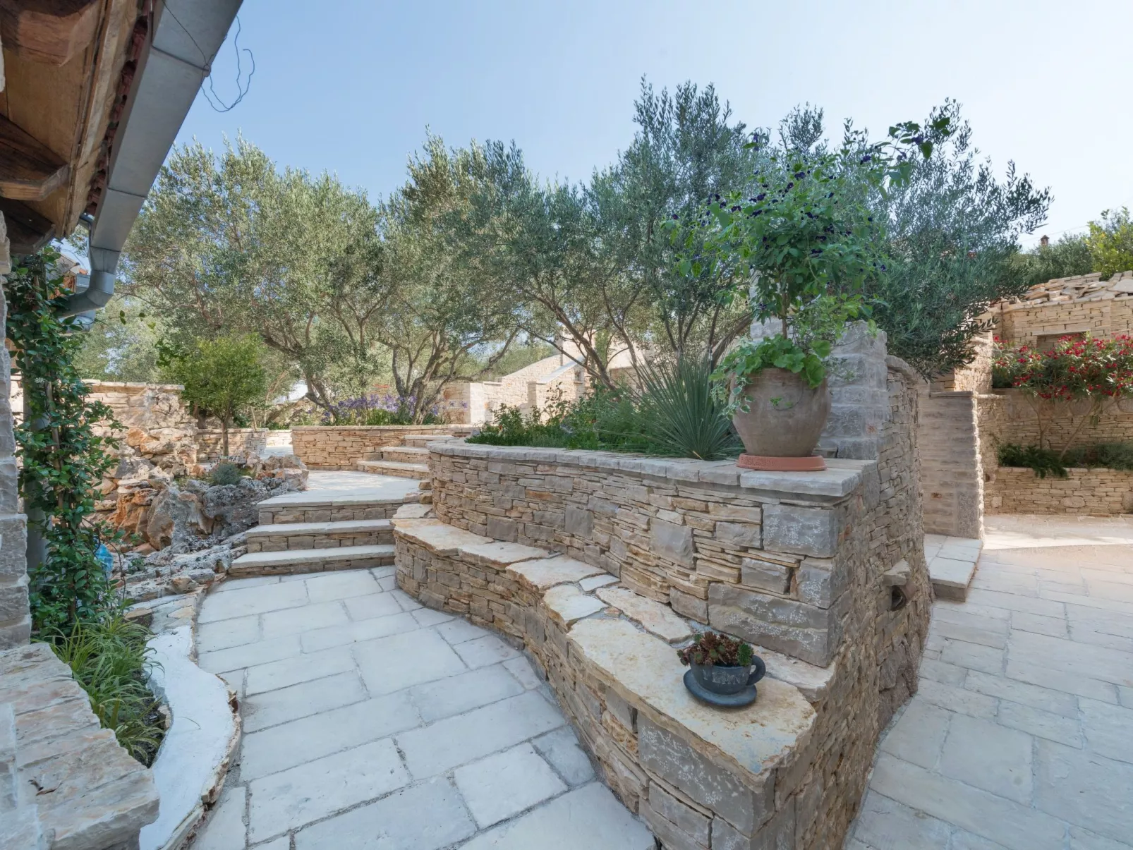 Wohnung für 4 Personen mit Whirlpool und Schwimmbad-Buiten