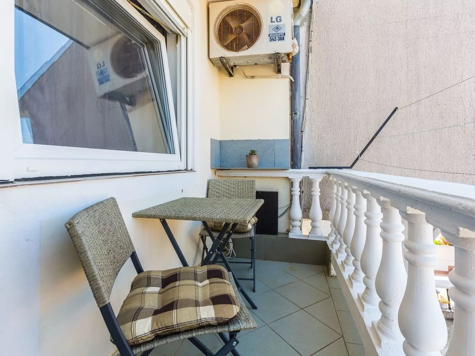 Für 4 Personen ca. 35 m&sup2; in Pula, Istrien (Pula und Umgebung)-Image-tags.info