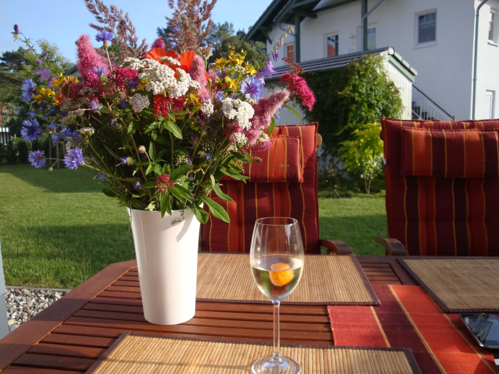 Direkt am Meer-Buiten