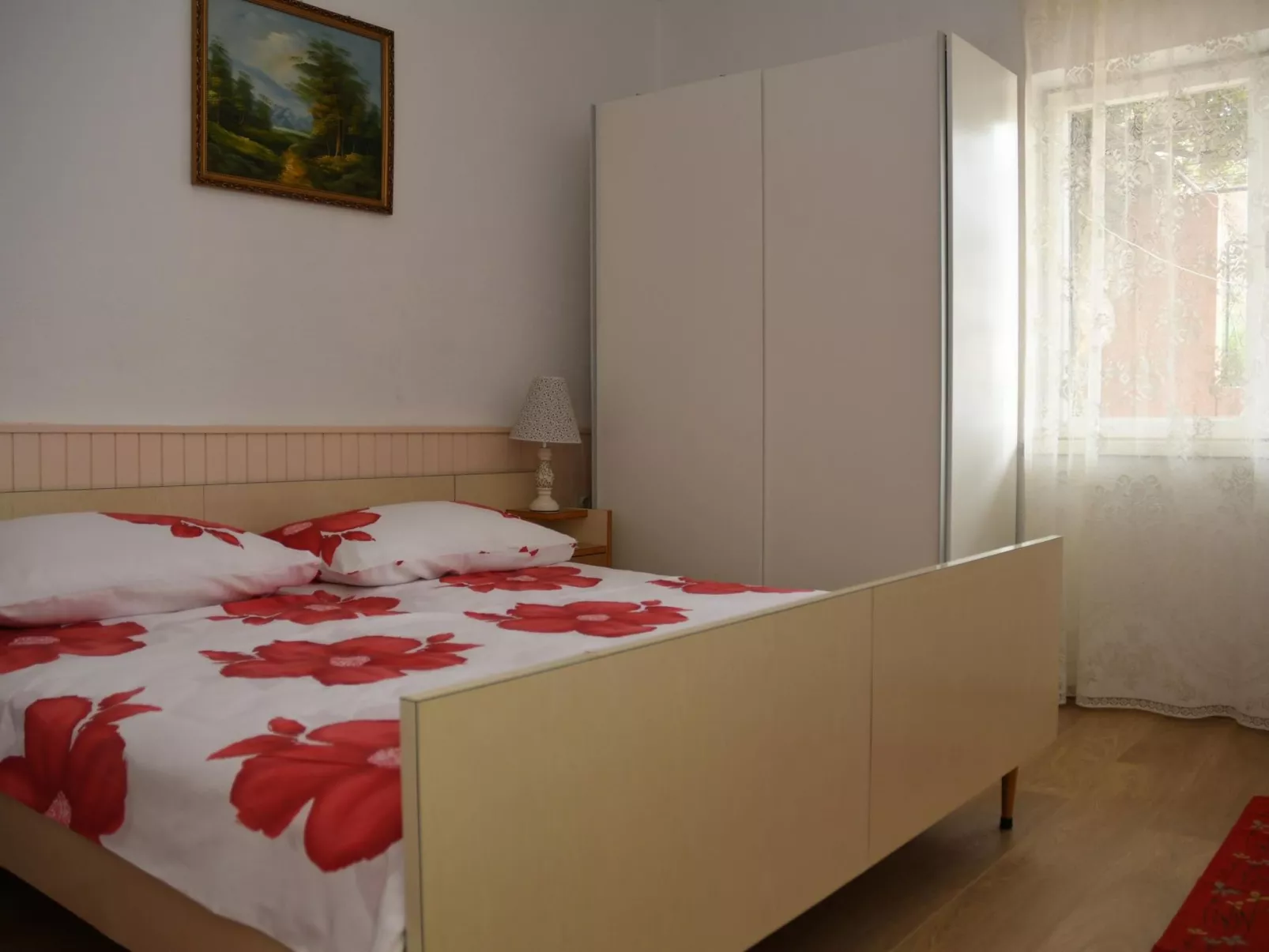 Mit Privatparkplatz-Binnen