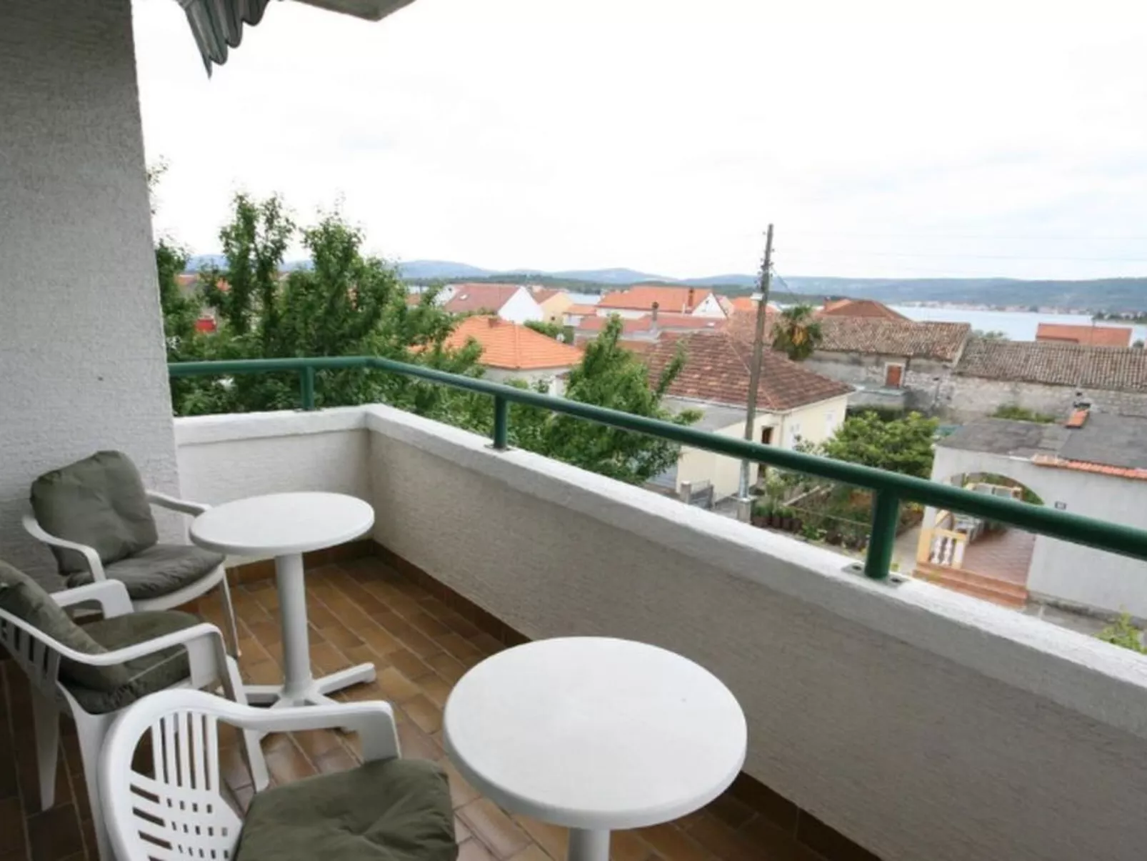 Wohnung "Blažević 2" direkt am Strand-Buiten