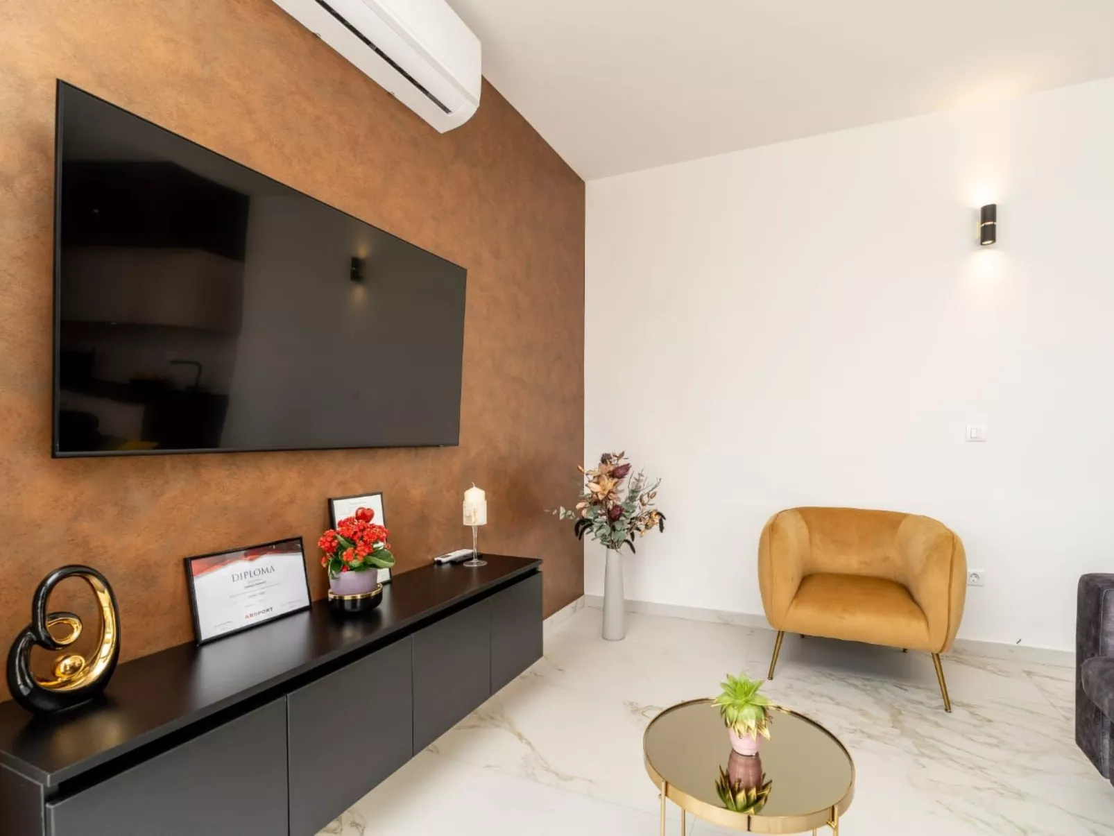 Villa mit beheiztem Pool - von TA Leut Agency-Binnen