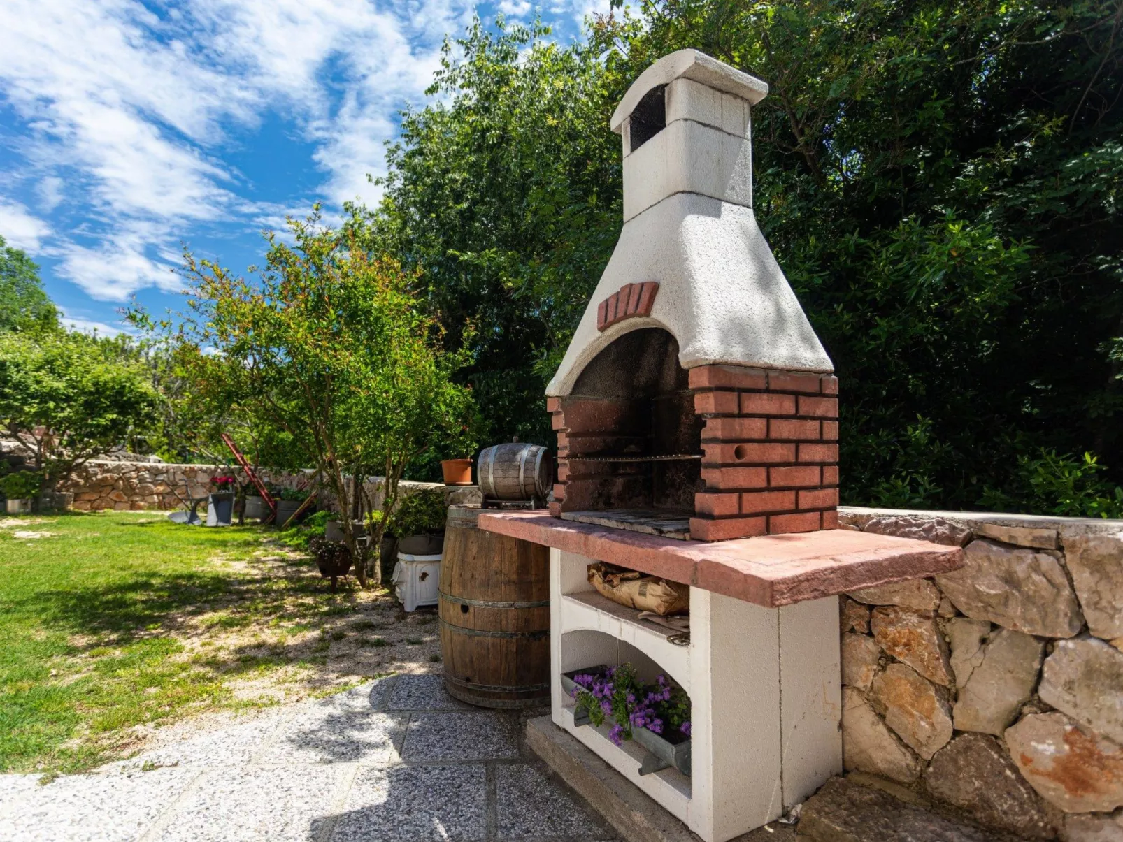 Gemütliches Steinhaus Nonna Stara-Buiten