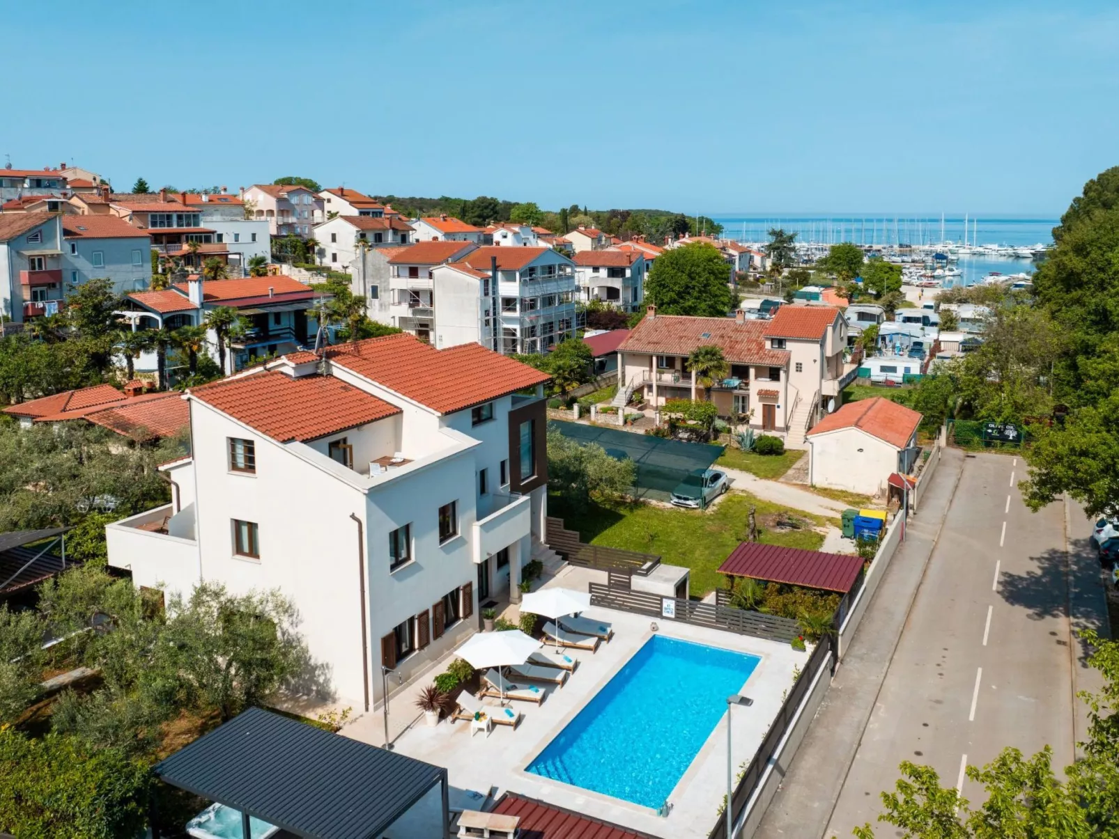 Schönes Appartement Mala 4 mit Pool-Buiten