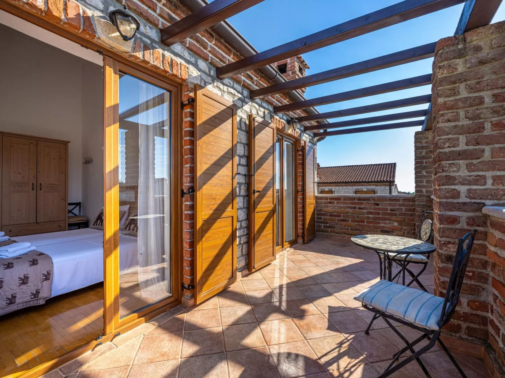 "Paradis 6" mit Whirlpool-Buiten