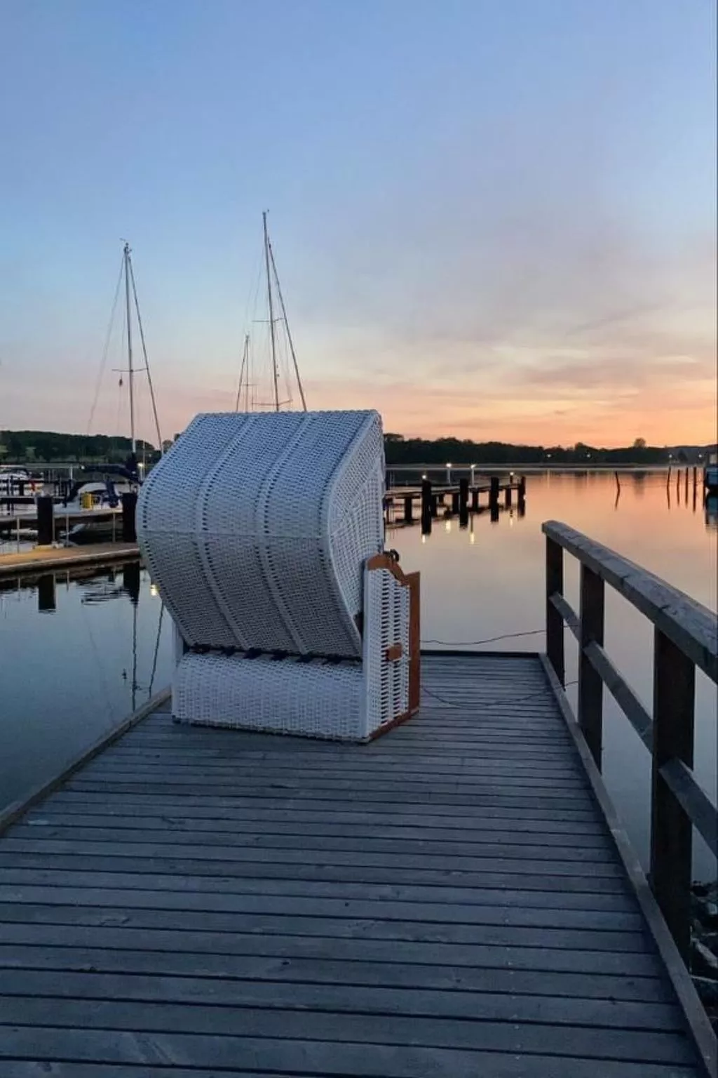 Ferienbungalow mit Terrasse und Seeblick in Sellin-Buiten