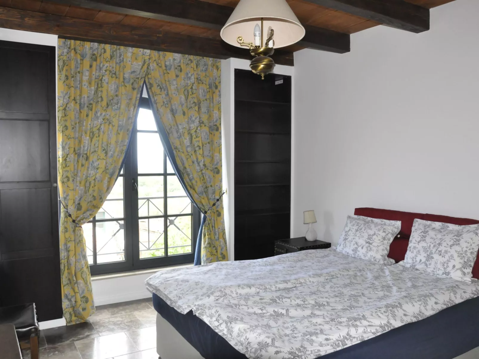 In Zelinika mit Großer Terrasse-Binnen