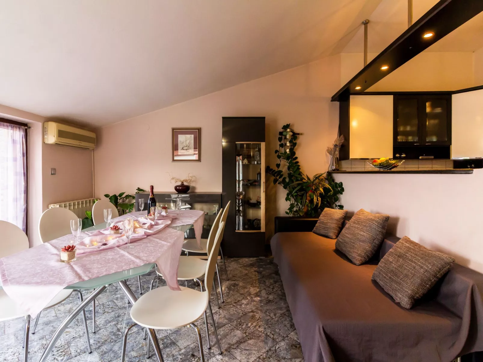 Ferienappartement Edi mit zwei Balkonen-Binnen