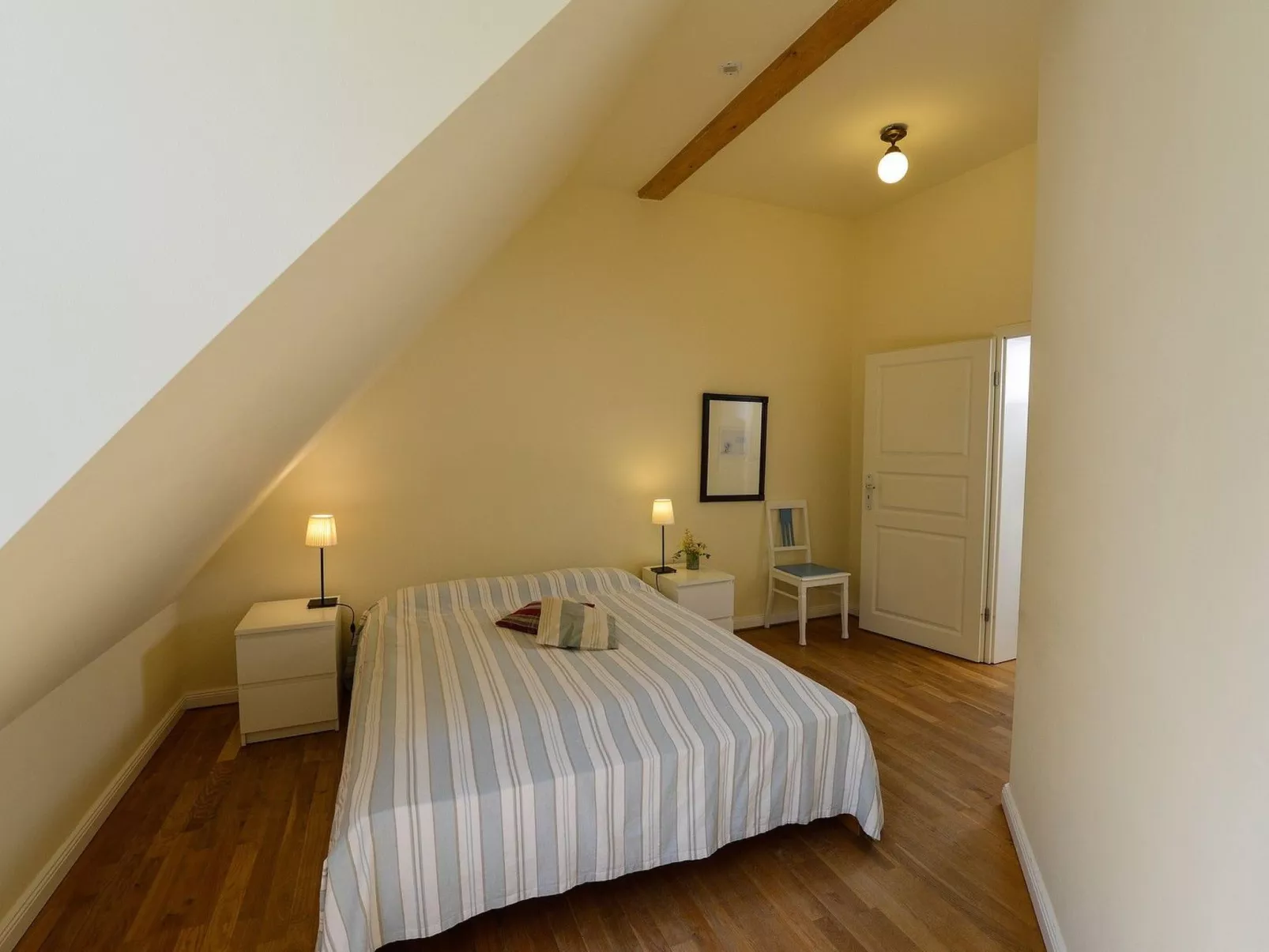 Wohnung im zweiten Obergeschoss des Gutshauses-Binnen