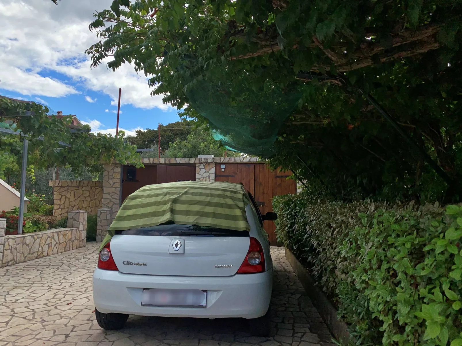 Apartment Nevenka-Buiten