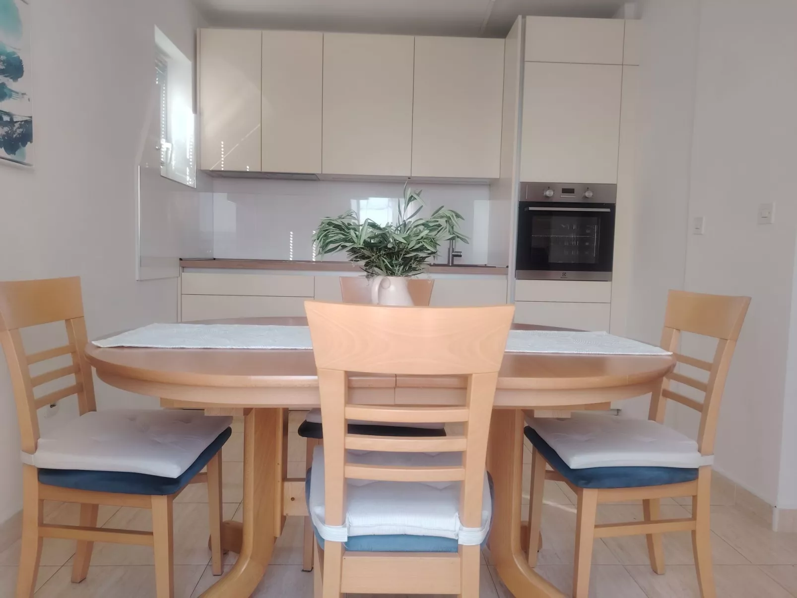 Mit Balkon und Meerblick-Binnen