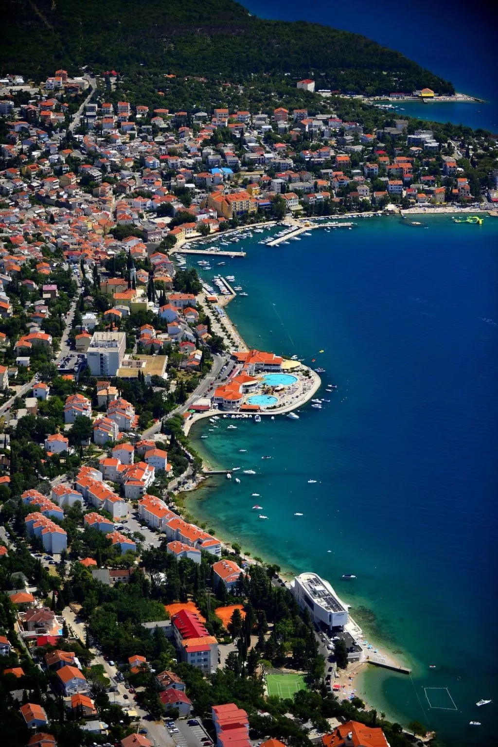 Wohnung für 5 Personen mit AC und Parkplatz-Buiten