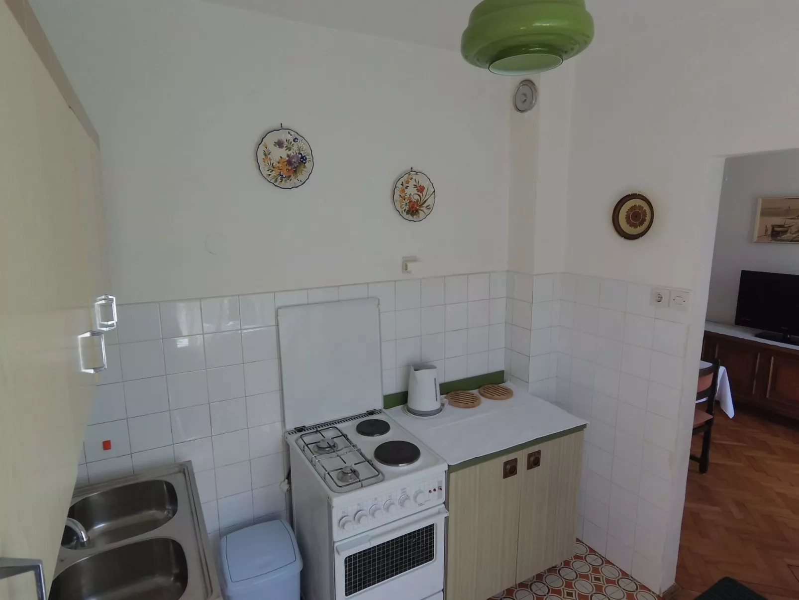 Große Ferienwohnung in Pag mit Privater Terrasse-Binnen