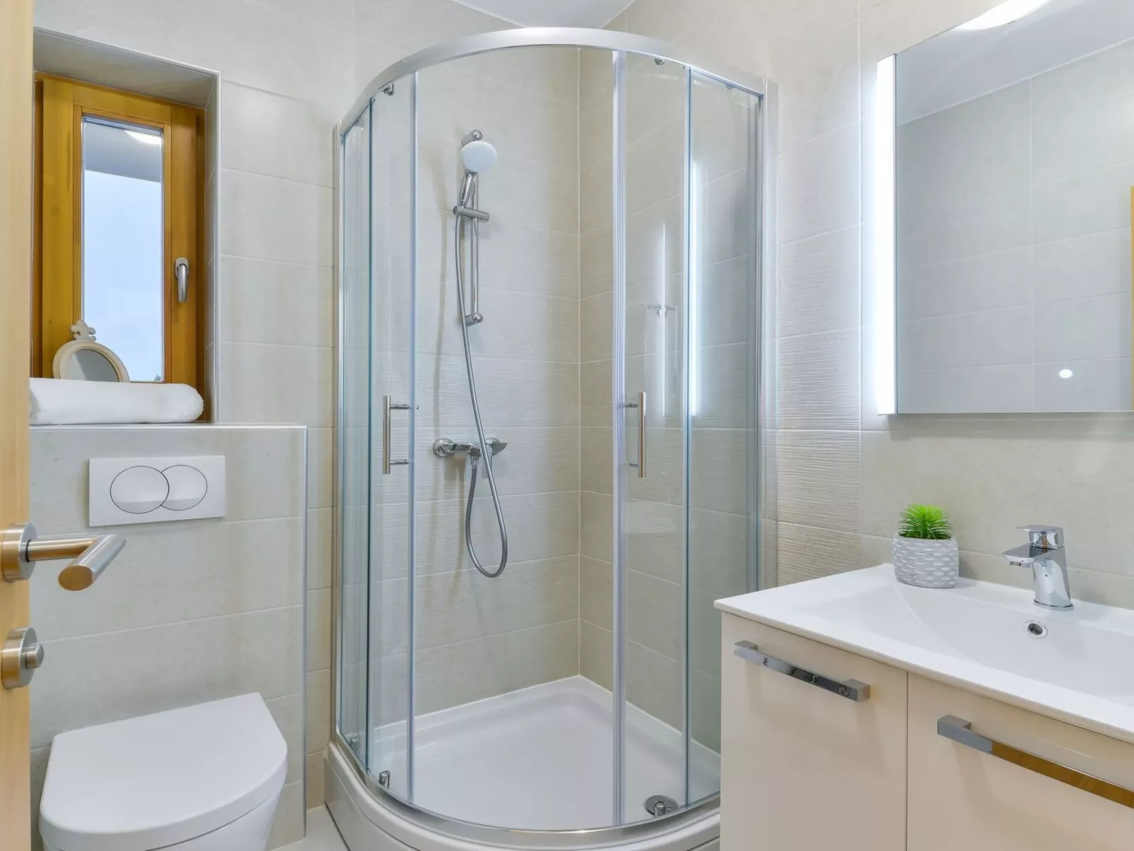 Villa mit Dachterrasse und Pool - Agentur TA Leut-Image-tags.info