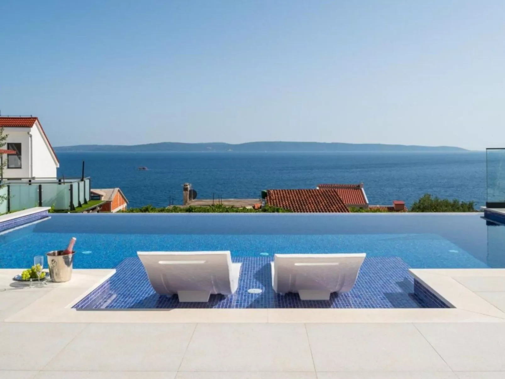 Villa Julian mit beheiztem Pool-Binnen