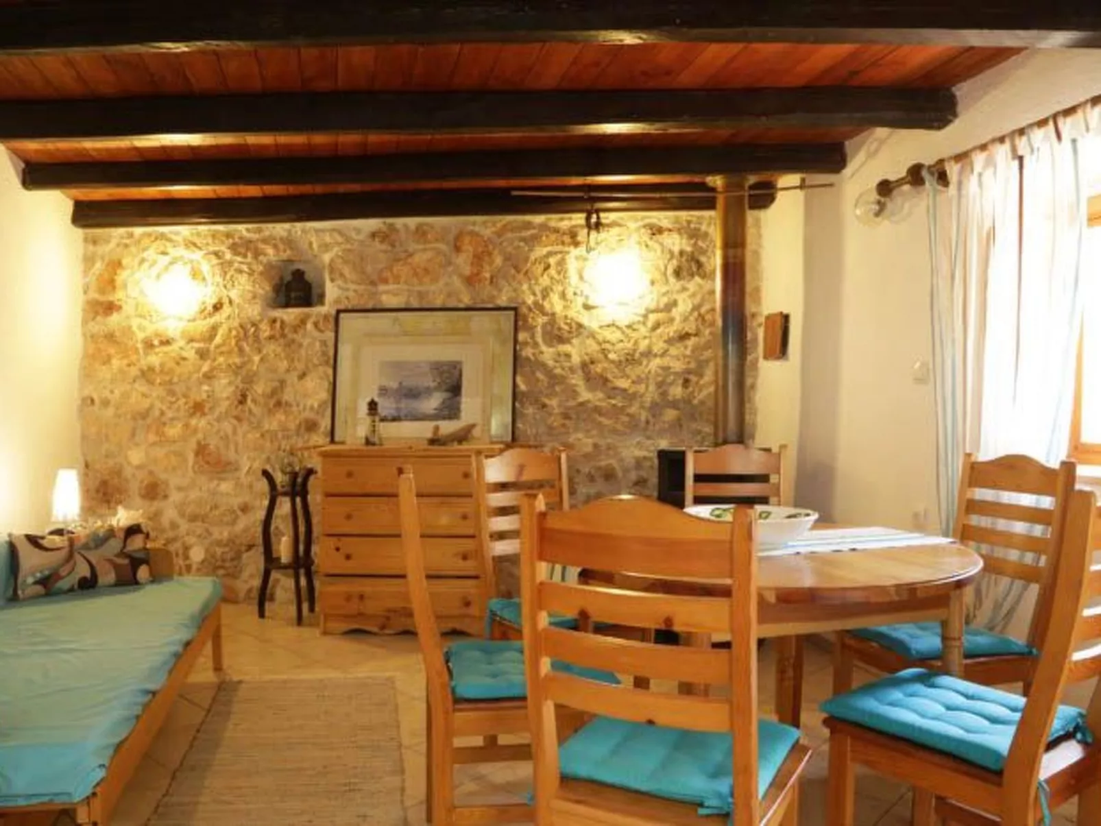 Typisch istrisches Steinhaus mit Grill und Garten-Binnen