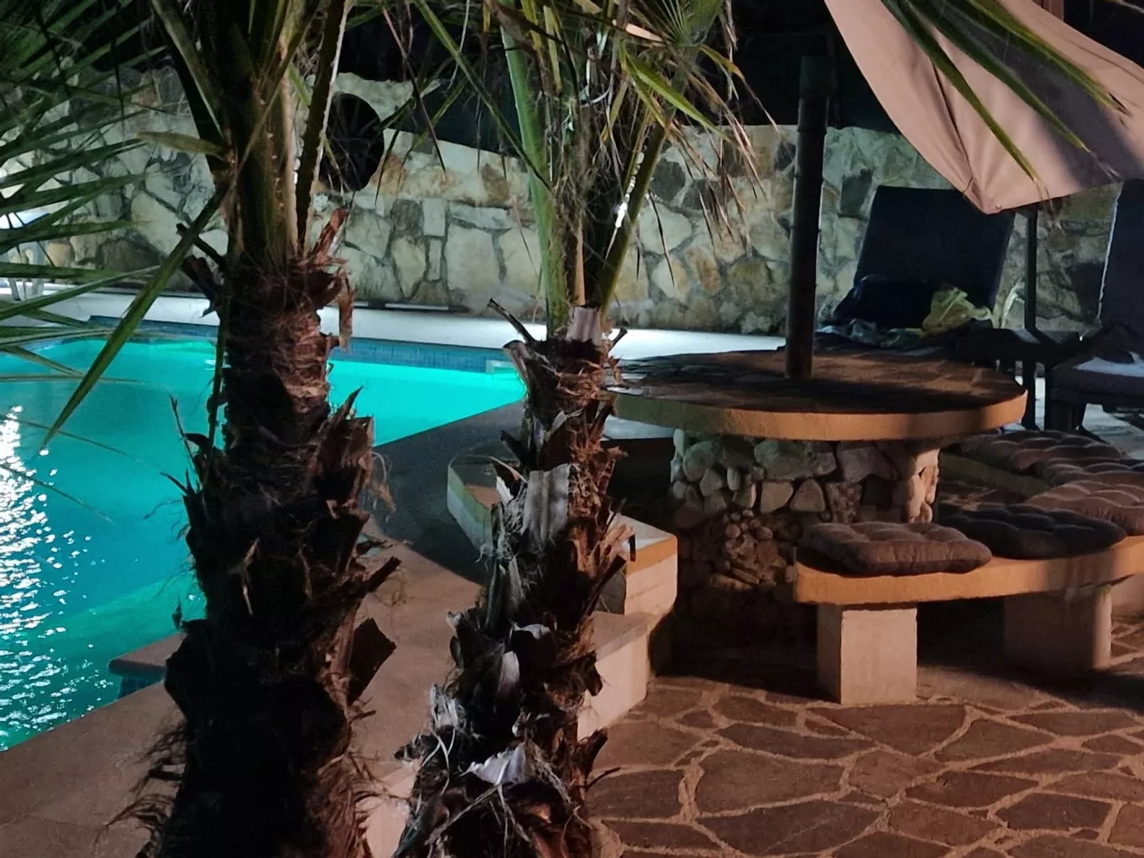 Schönes Haus in Pomer mit privatem Parkplatz-Buiten