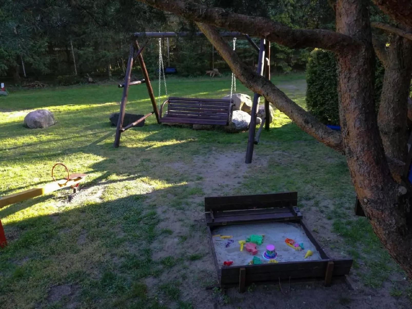 In Kopalino mit Garten, Terrasse und Grill-Buiten