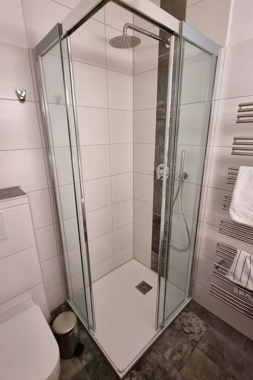 Gemütliche Ferienwohnung für zwei Personen mit sonniger Südterrasse-Binnen