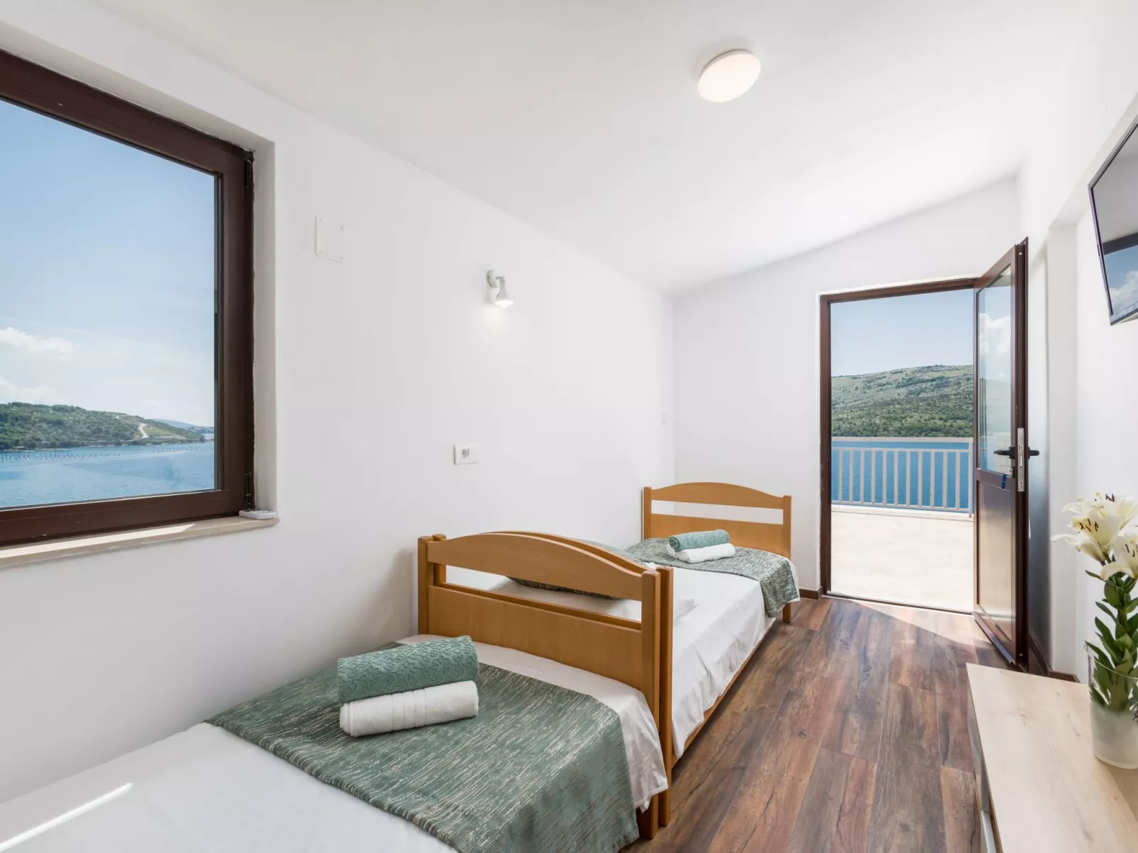 Seaside Villa Lara mit beheiztem Swimmingpool-Binnen