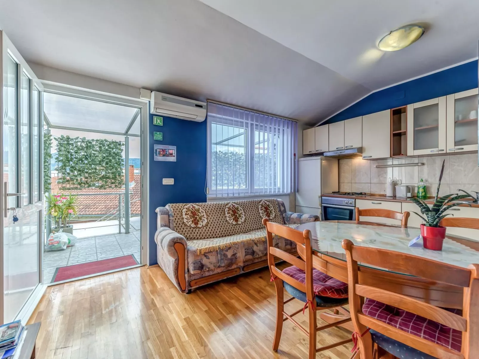 Appartement "Slavica" mit Blick auf das Wasser-Image-tags.info