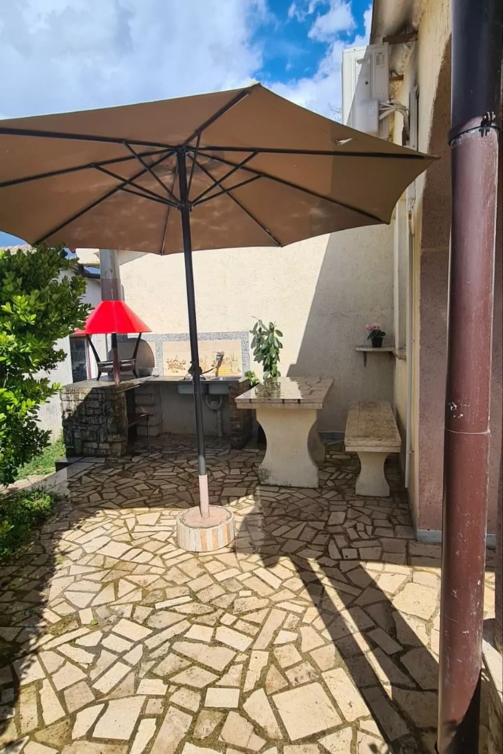 Wohnung "Eric" mit Garten, Grill und Terrasse-Buiten
