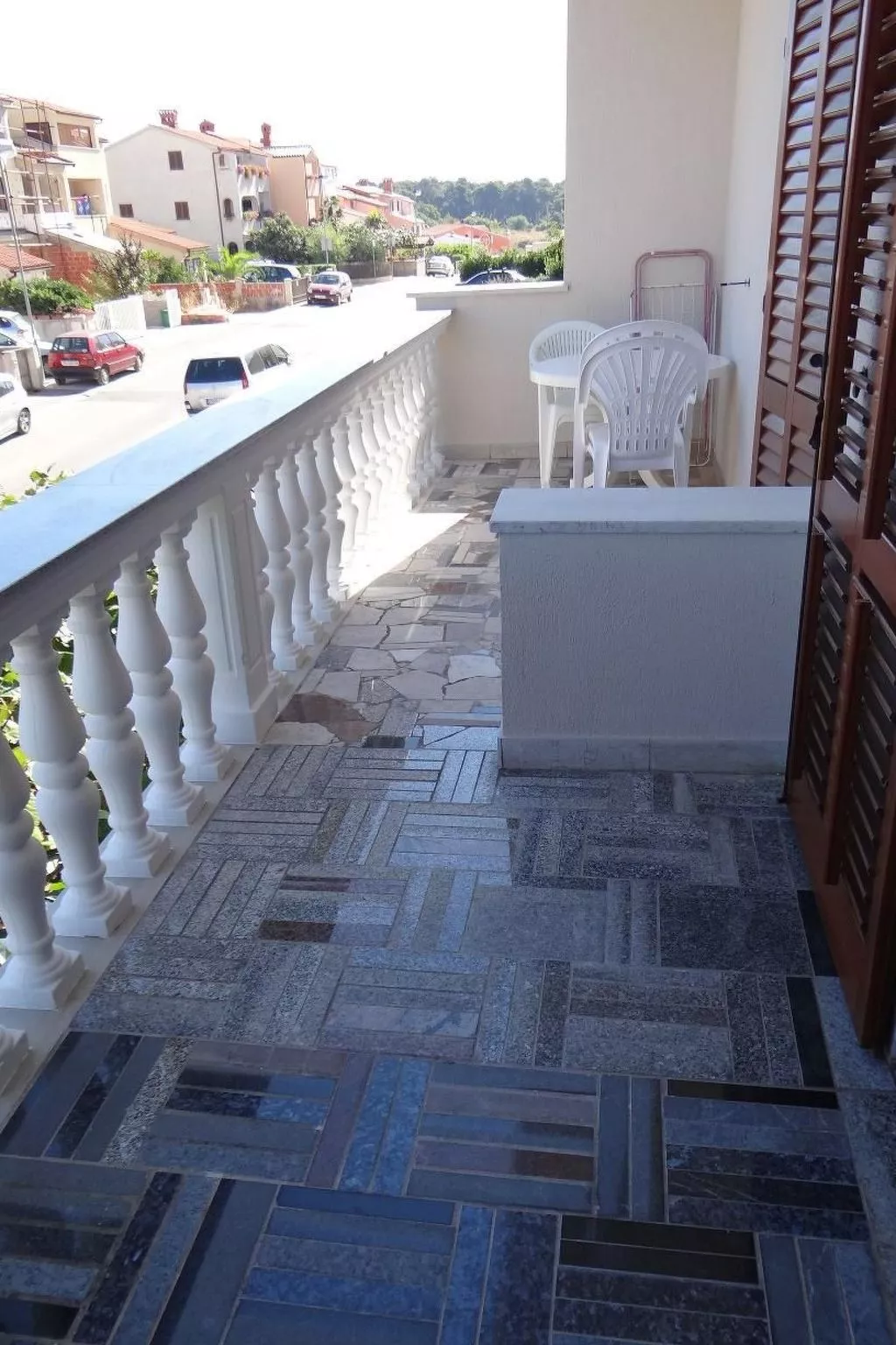 Appartement mit Balkon-Buiten