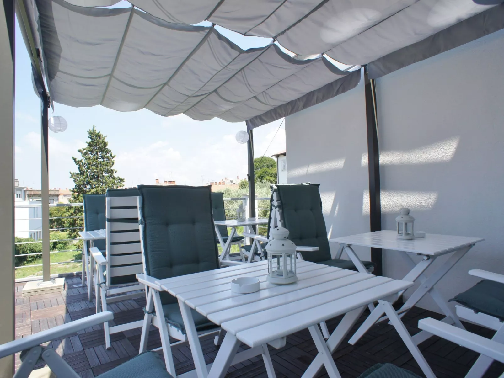 Stilvolle Wohnung in Arena mit großer Terrasse-Buiten