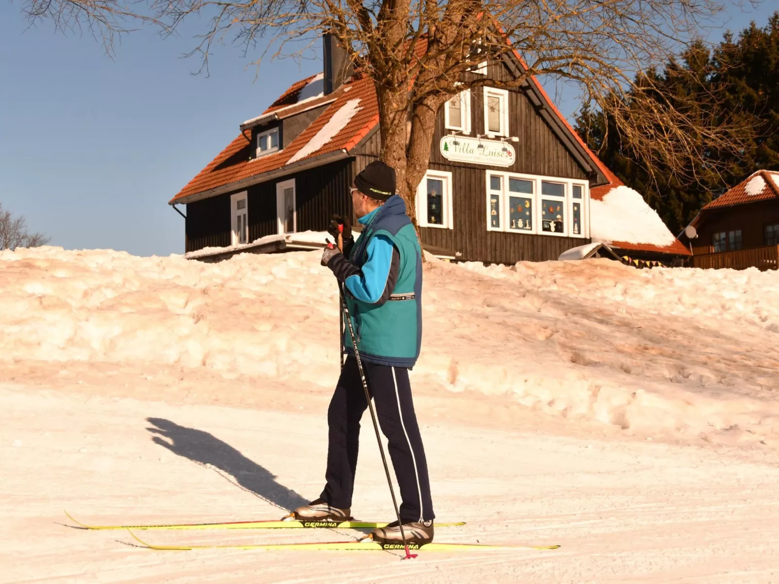Mit Spielplatz, Garten und Fernsicht-Buiten