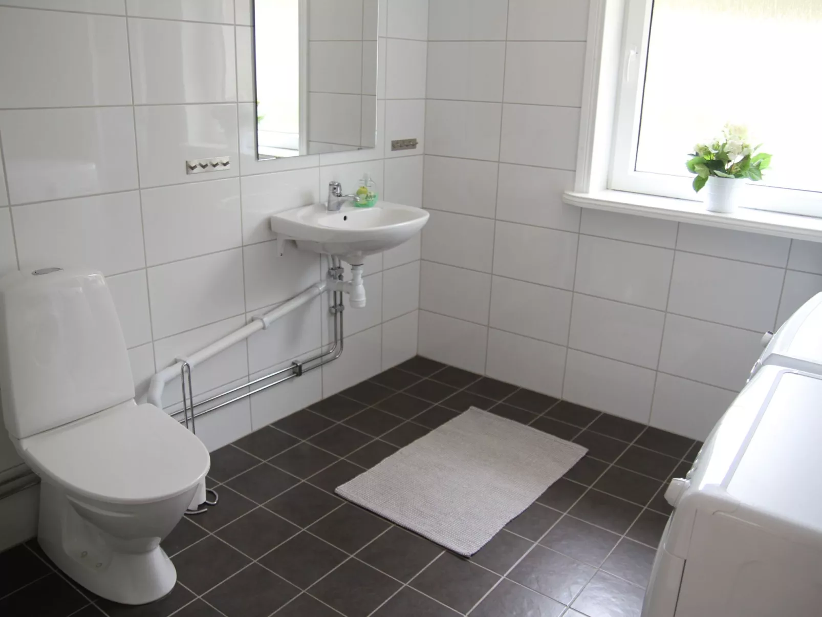 Wunderschönes Haus in einer fantastischen Natur am Meer-Binnen