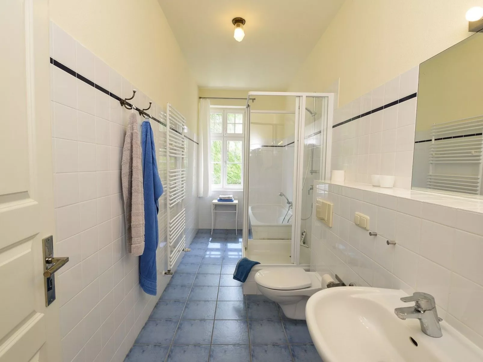 Wohnung in der ersten Etage des Herrenhauses-Binnen