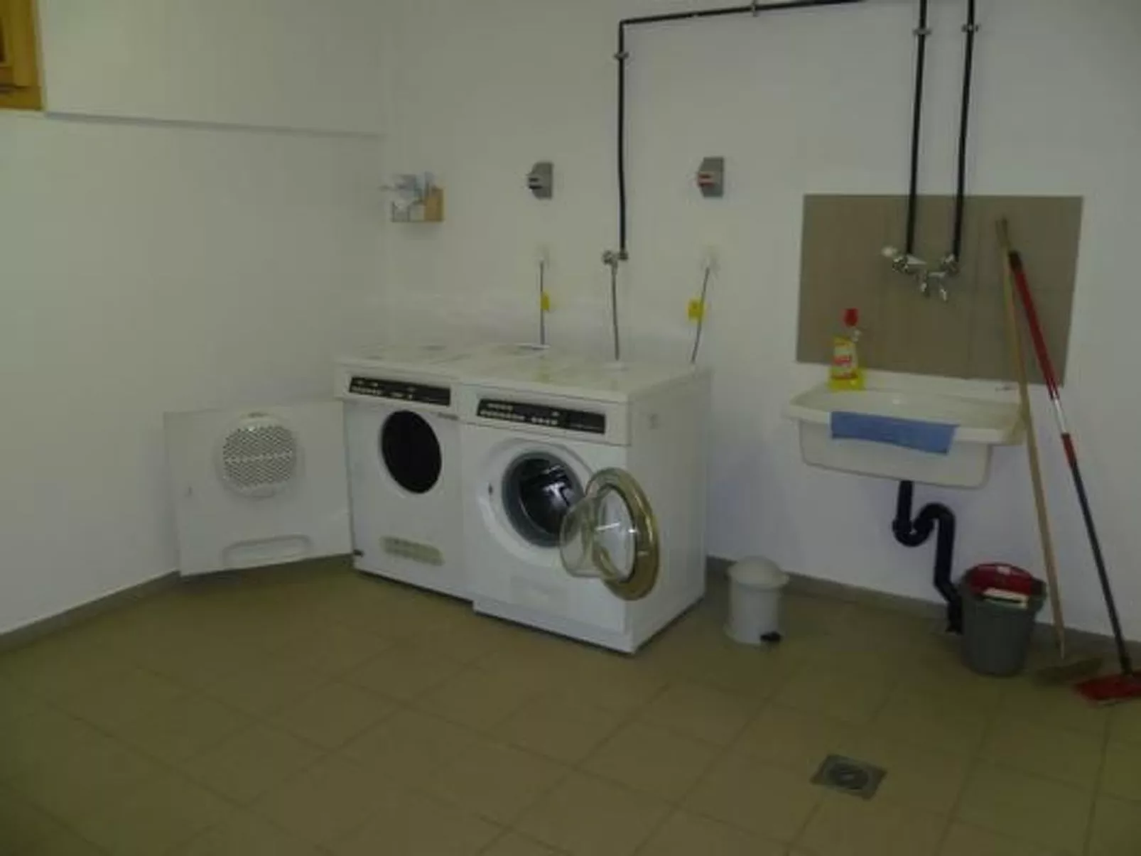 Chesa Lodola-Image-tags.info