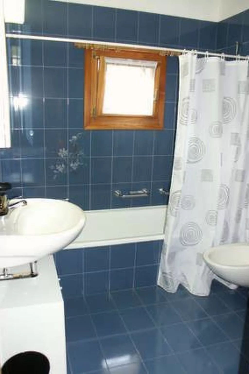 Ludains 4, APT. 25-Binnen