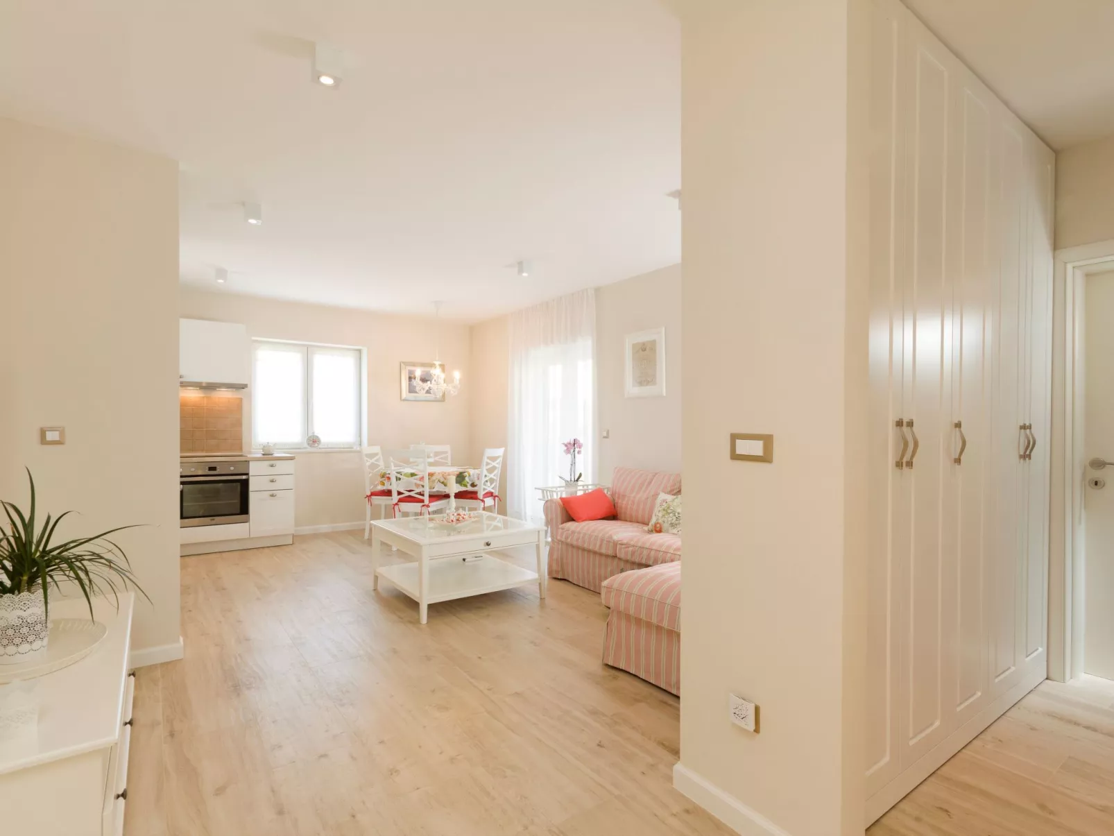 Luxuriöse Steinvilla mit privatem Swimmingpool und herrlichem Meerblick-Binnen