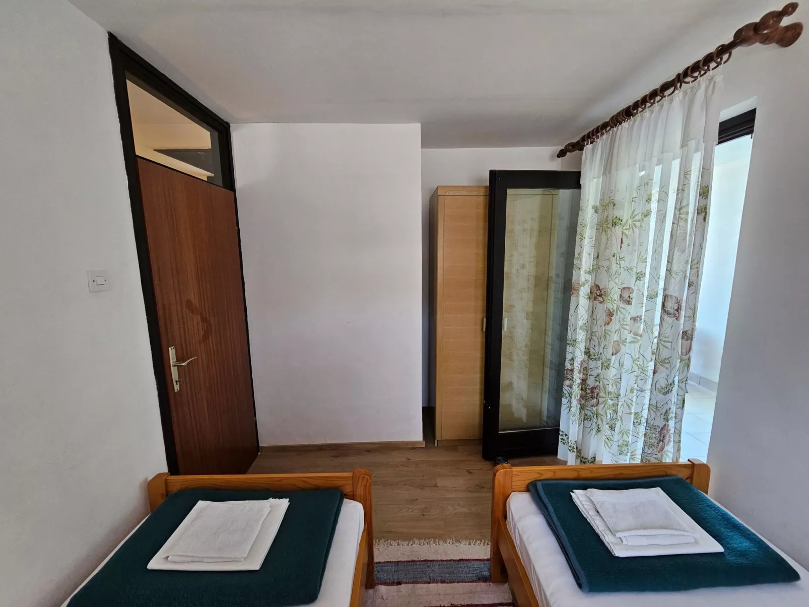 Wohnung auf zwei Etagen mit Terrasse und Balkon-Binnen