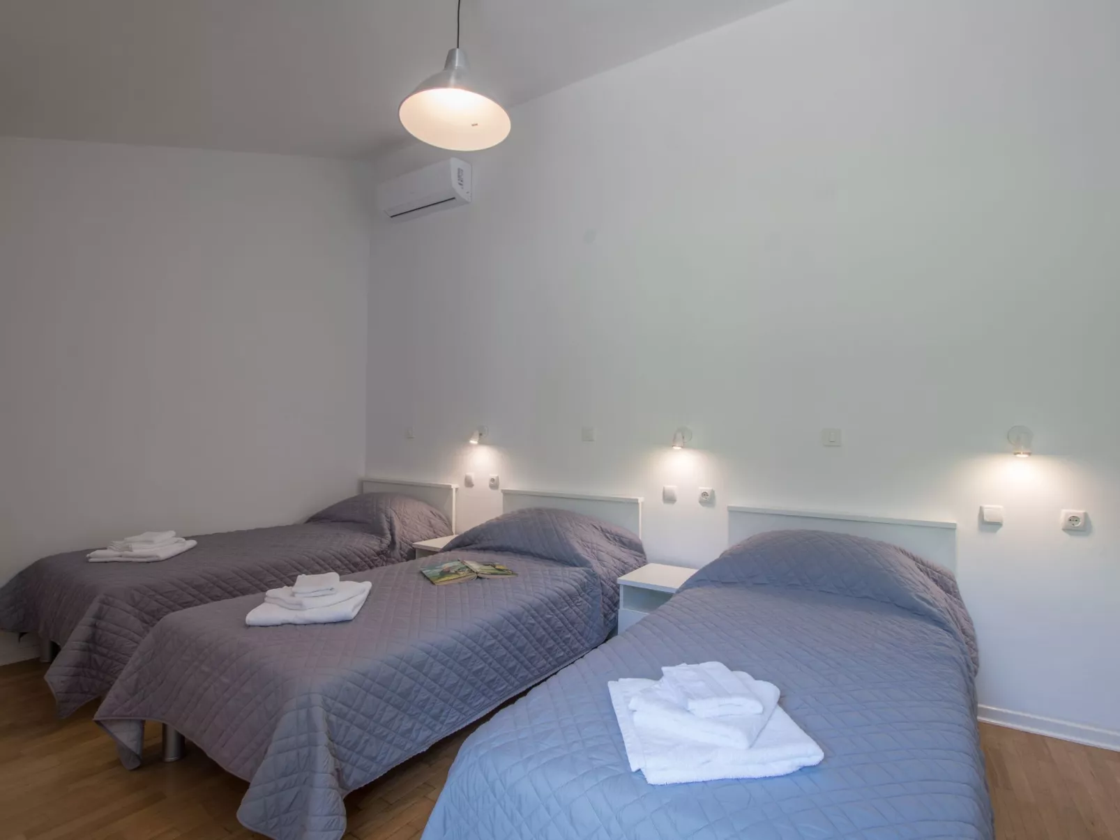 Für 10 Personen und 2 Kinder in Juricani, Istrien (Istrische Riviera)-Binnen