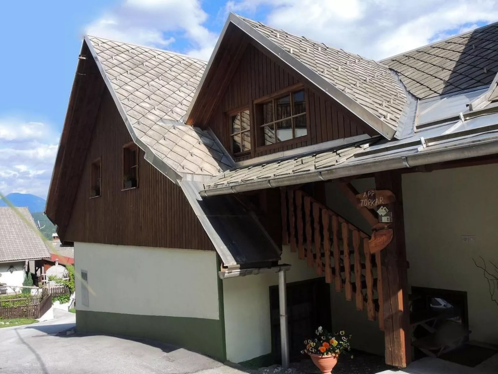 Für sechs Personen mit einem Balkon-Binnen