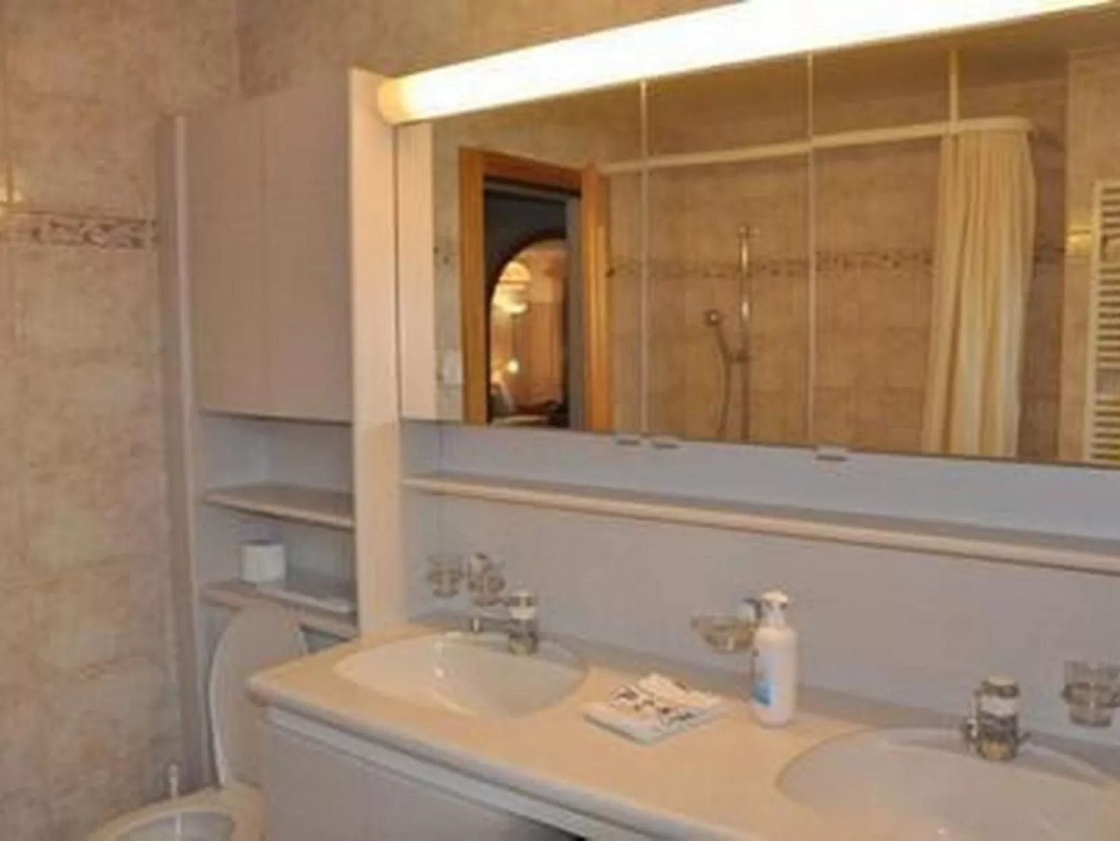 Chesa Sunasain V8-Image-tags.info