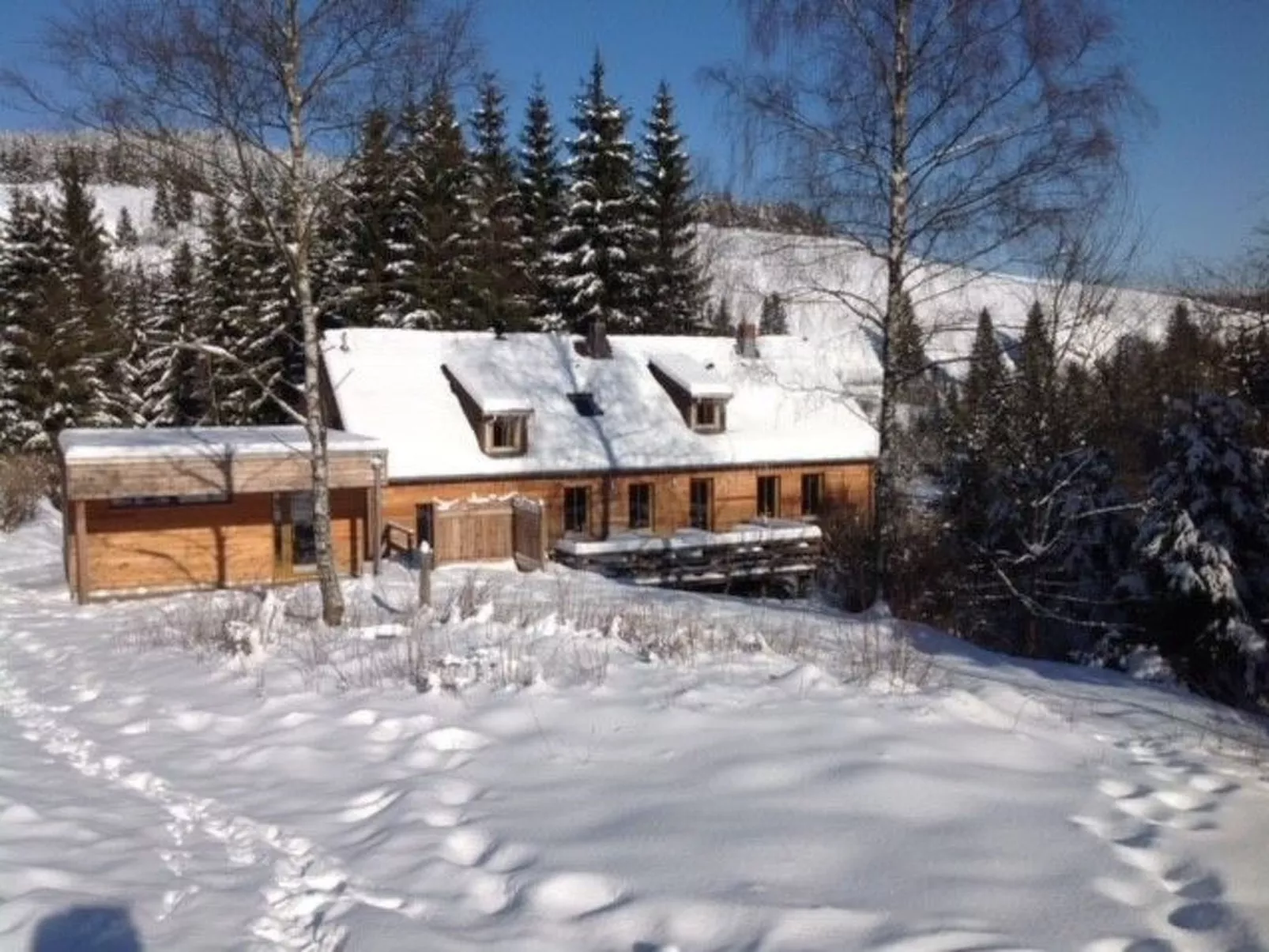 Urgemütliche Gruppenhütte mit Gartensauna-Buiten